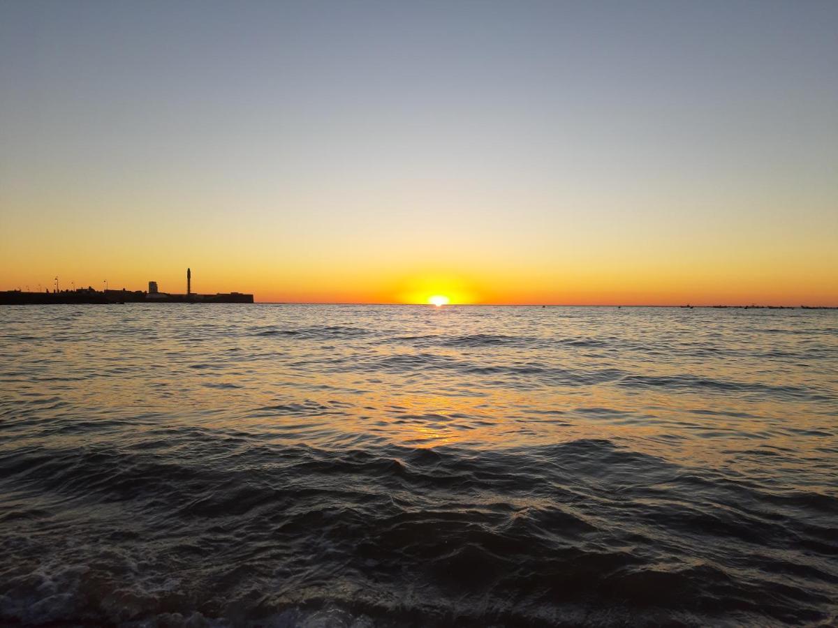 Dormir en Cádiz Exterior foto
