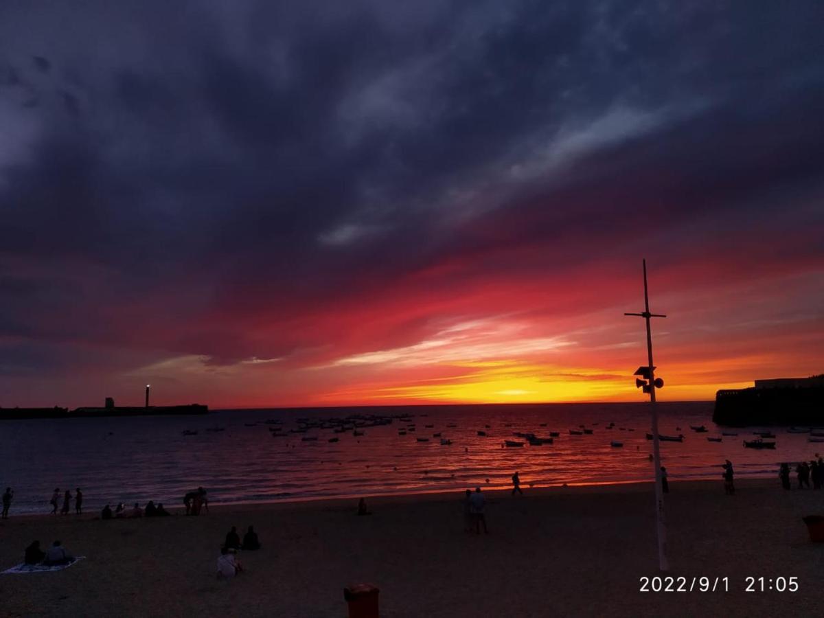 Dormir en Cádiz Exterior foto