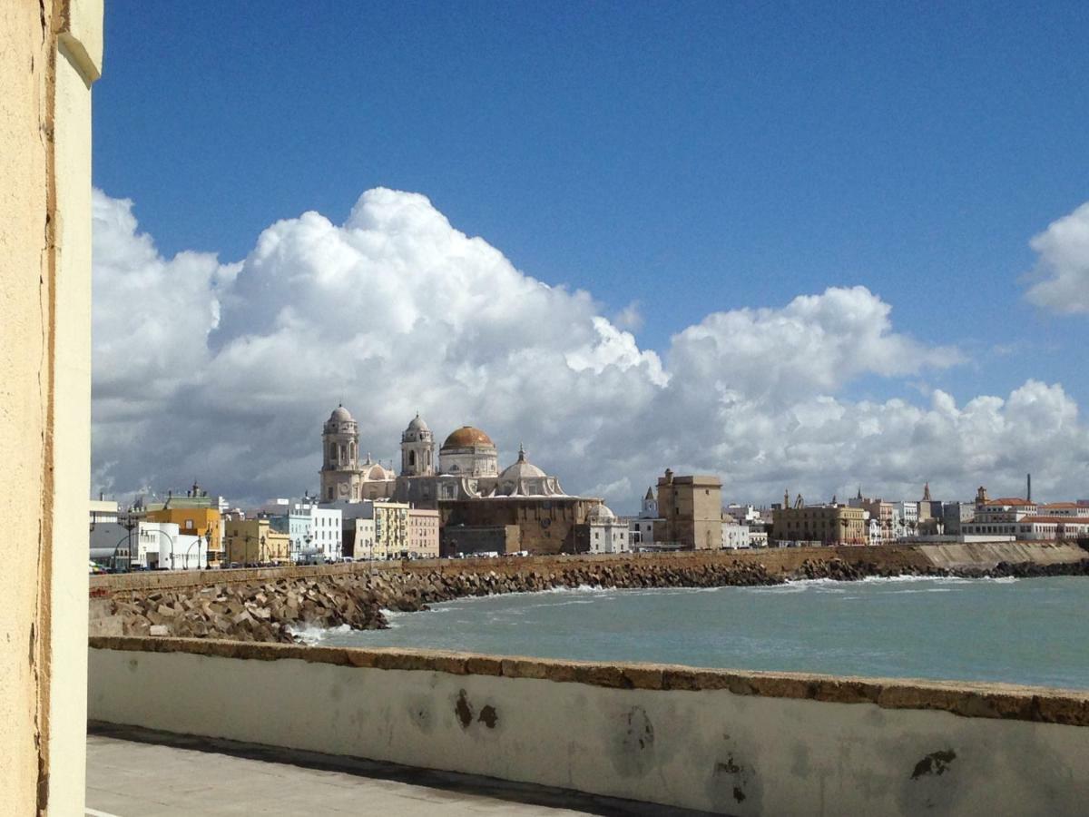 Dormir en Cádiz Exterior foto